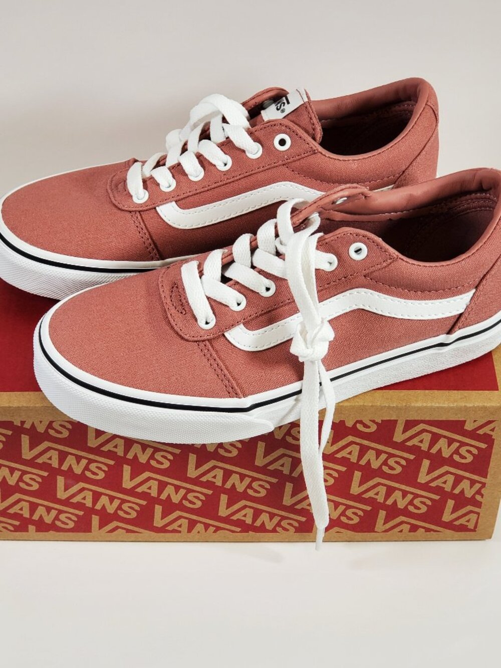 Vans Ward Canvas Sneakers Rose Dawn/White Missy Size 3 NEW IN BOX